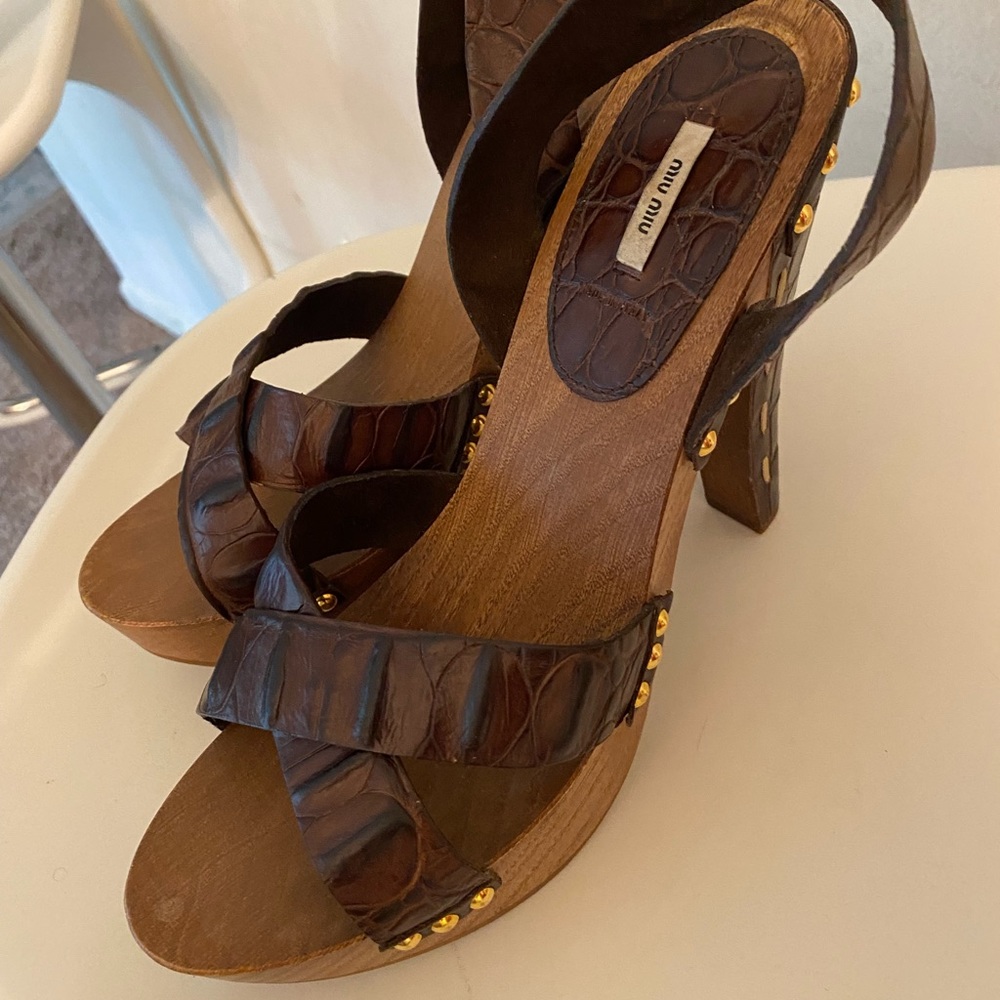 Women’s platform sandals